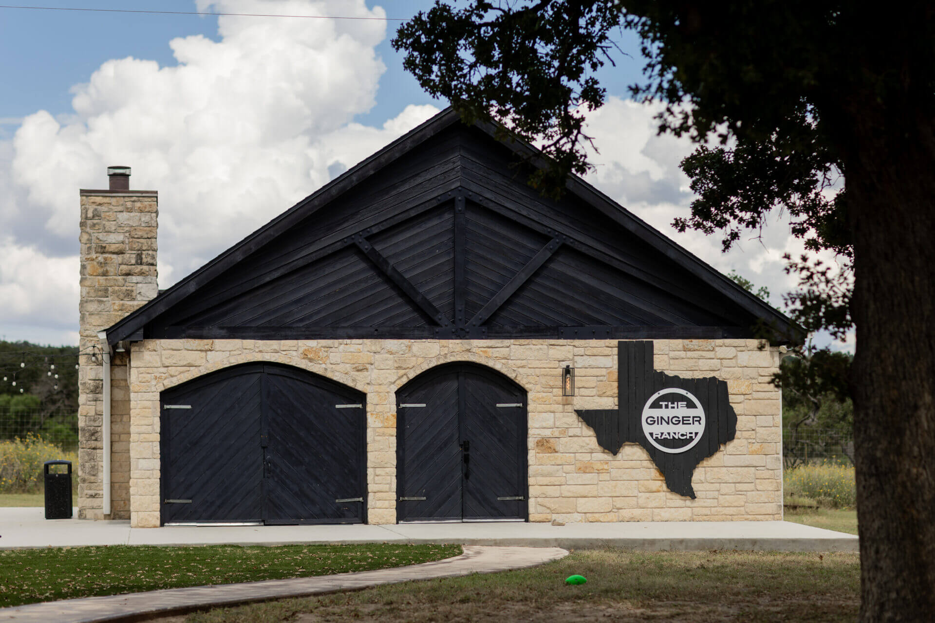 The Ginger Ranch – Texas ranch wedding venue with modern barn in Bertram, Texas Hill Country