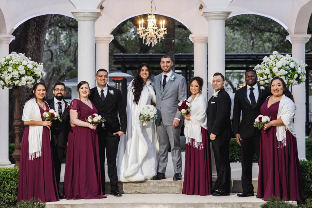 San Antonio wedding photography by Bonnie, Toast Entertainment, bride and groom with their bridal party.